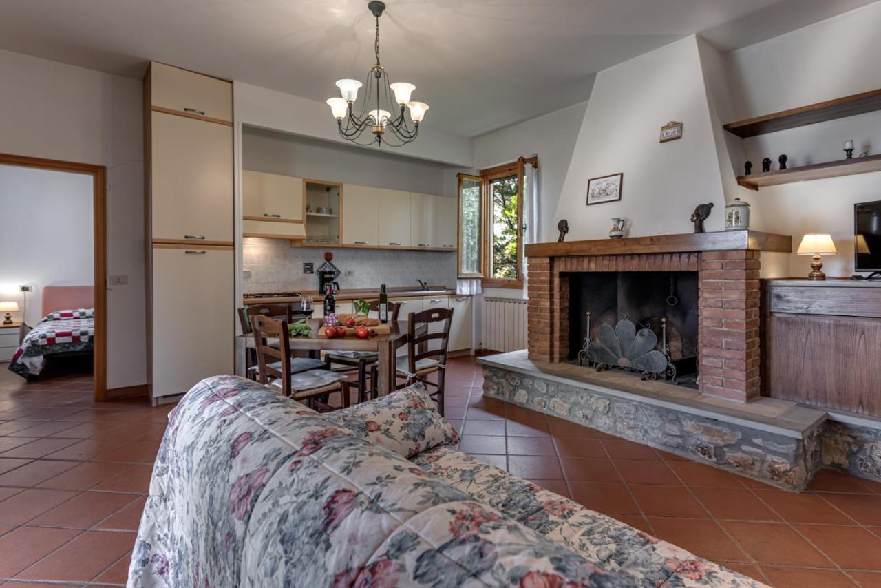 Fattoria I Tribbi Apartment Ambra Стая снимка